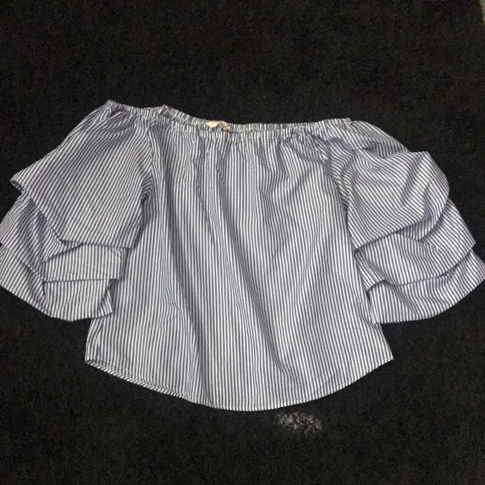 Off the shoulder puff sleeve top